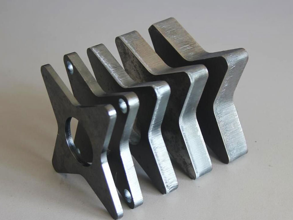 Fiber Lasers Cut Through Metal: Speed, Thickness & Power Explained - Pictures 6 Carbon Steel