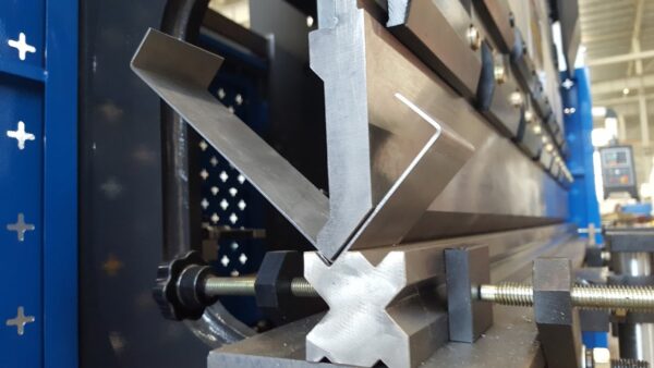 2024 Hydraulic Press Brake Machine Price Guide - Pictures 6 2024 Hydraulic Press Brake Machine Price Guide - maxresdefault 1