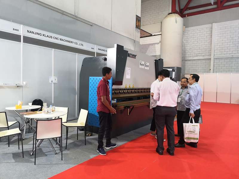 Hydraulic Press Brake and Hydraulic Shearing Machine at Indonesia Metal Machinery Exhibition 2019 - Pictures 6 Hydraulic Press Brake and Hydraulic Shearing Machine at Indonesia Metal Machinery Exhibition 2019 - press brak from krras 2