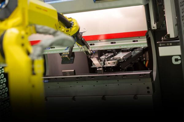 Automated Press Brakes: 2024 Comprehensive Guide - Pictures 7 Automated Press Brakes: 2024 Comprehensive Guide - robotic automated press brake usa