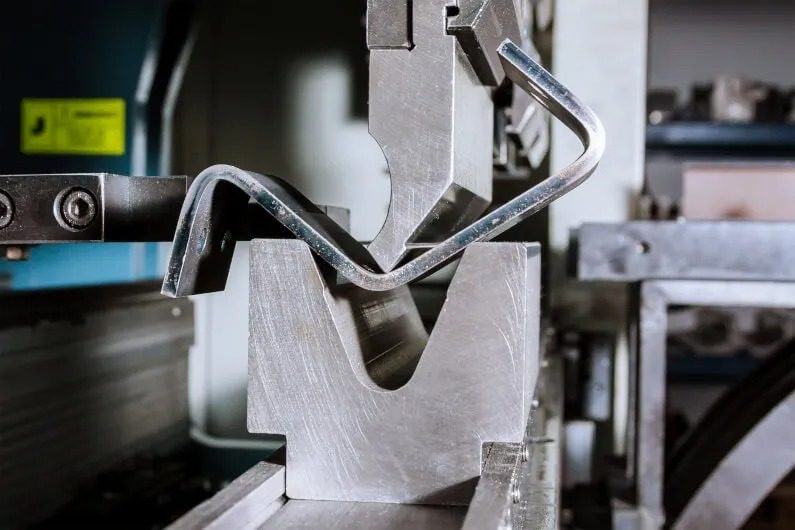 What to do if the hydraulic press brake operation is out of sync? - Pictures 5 Hydraulic press brake