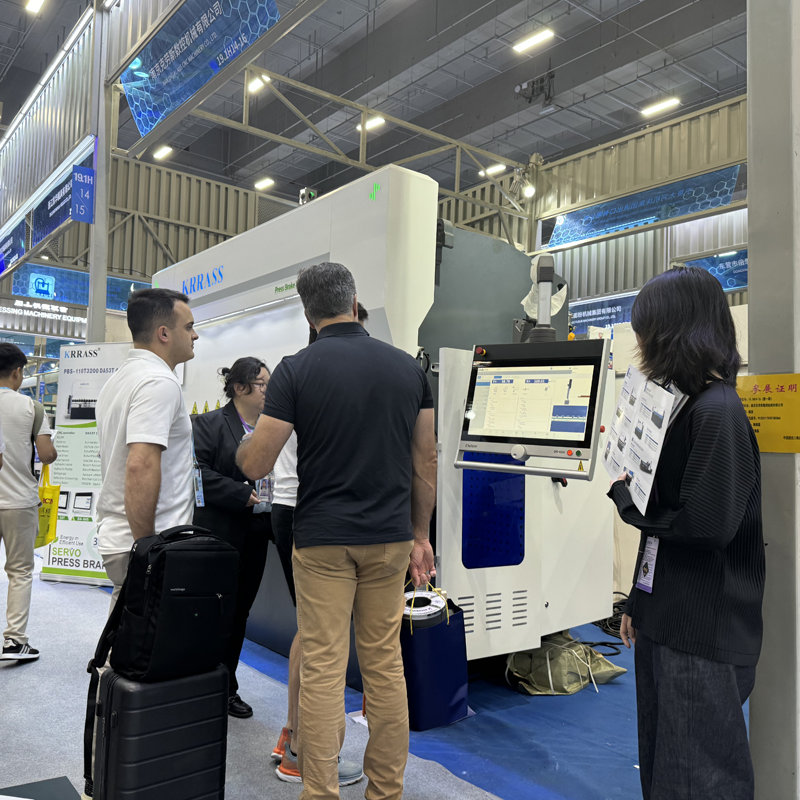 CNC PRESS BRAKE USE DELEM DA66S Controller At the Canton Fair - 135th canton fair 4