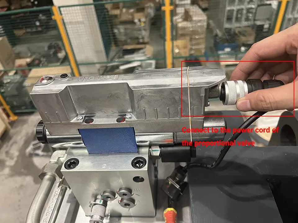 KRRASS CNC Press Brake installation - Pictures 12 Connect to the power cord of the proportional valve