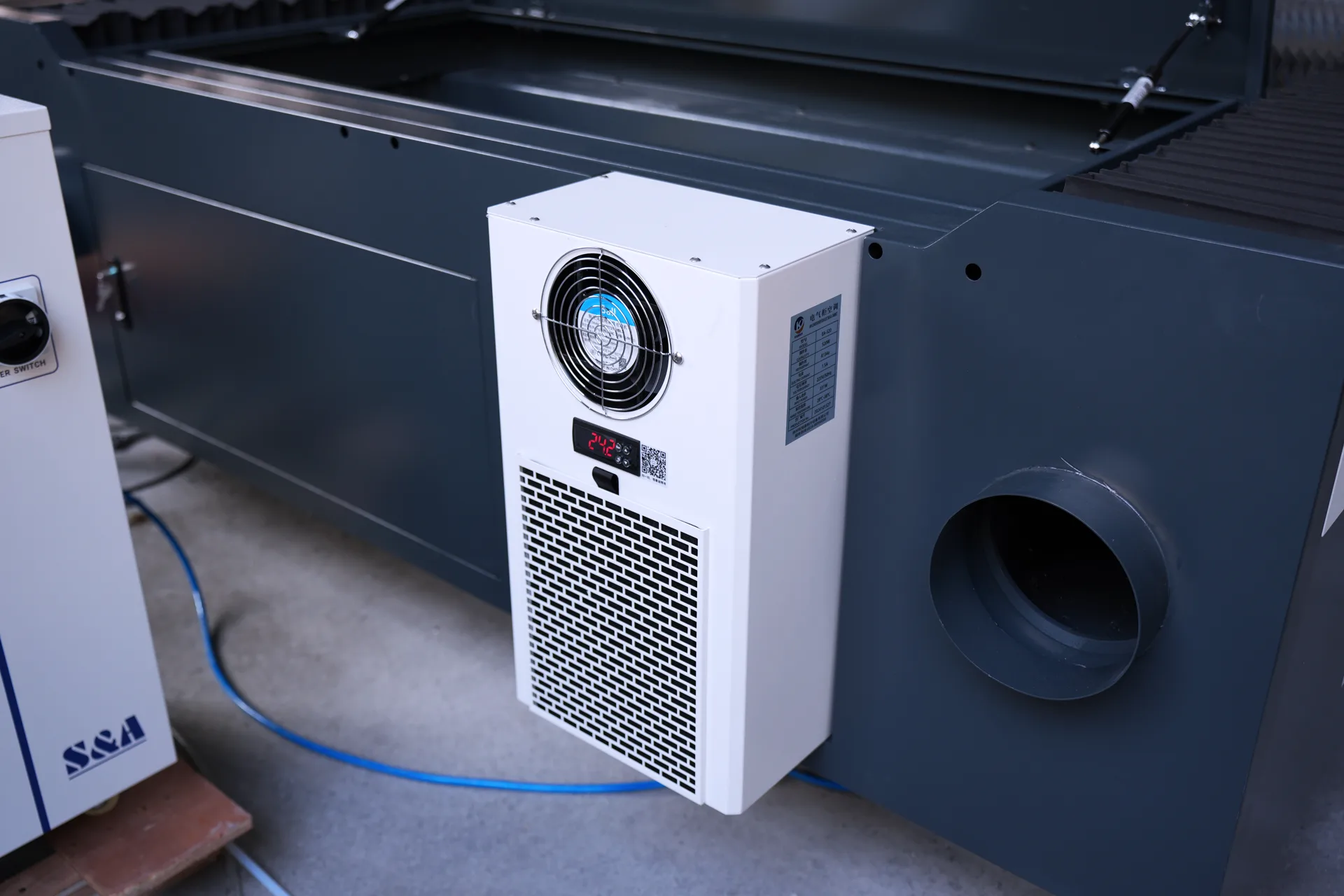 6kw laser cutter machine Price,6kw laser cutter,6kw fiber laser price - Pictures 19 6kw laser cutter machine Price,6kw laser cutter,6kw fiber laser price - air conditioning for electrical cabinets