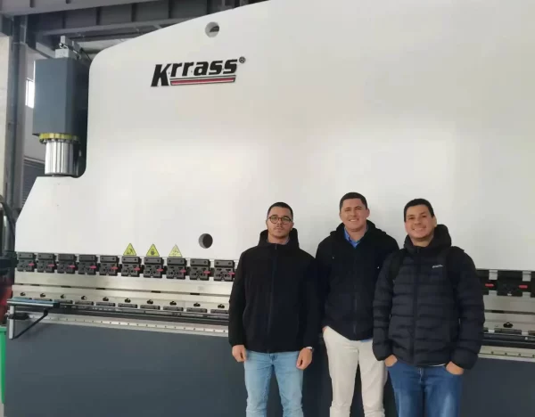 Brazilian customers visit and view CNC press brake