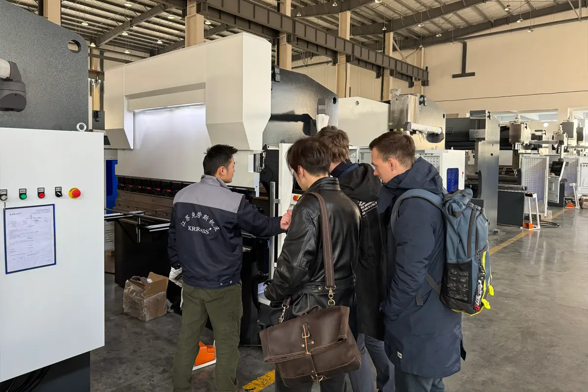 Welcome Russian customers and sign for two machines including press brake - cnc press brake and russian customers