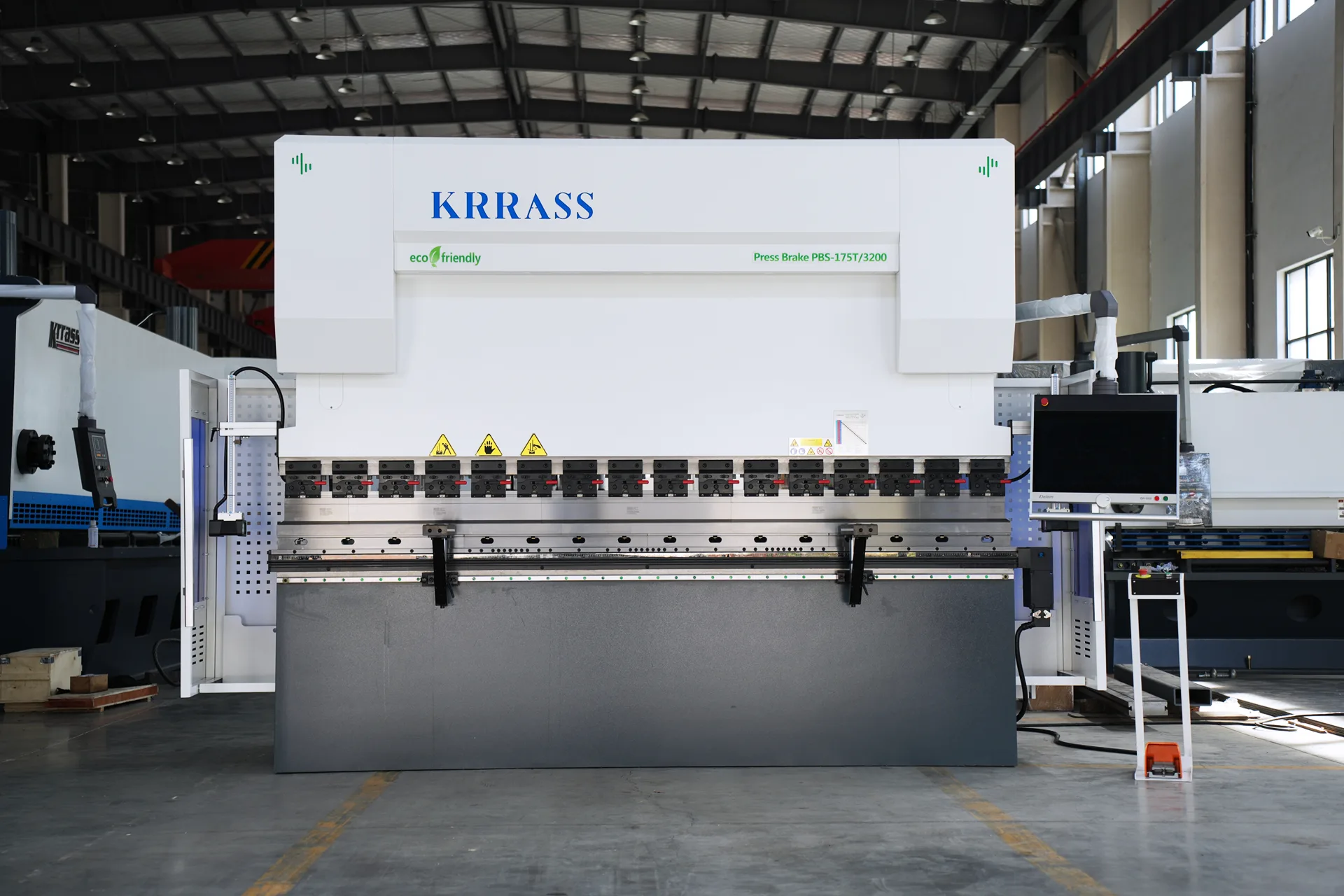 DELEM DA66S Press Brake Machine Price, PBS-175T3200 DA66S 6+1 Axis - Pictures 9 DA66S Press Brake 175T3200 6+1 - 01