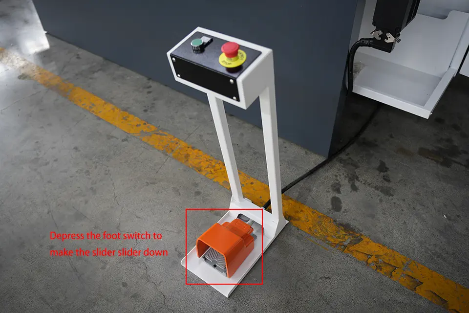 DELEM DA58T CNC Press Brake (finding reference point) – III - Pictures 14 Depress the foot switch
