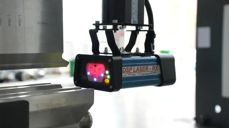 Hydraulic Press Brake Machine: Key Components and Structure Explained - Pictures 11 DSP laser protection system for CNC hydraulic press brake