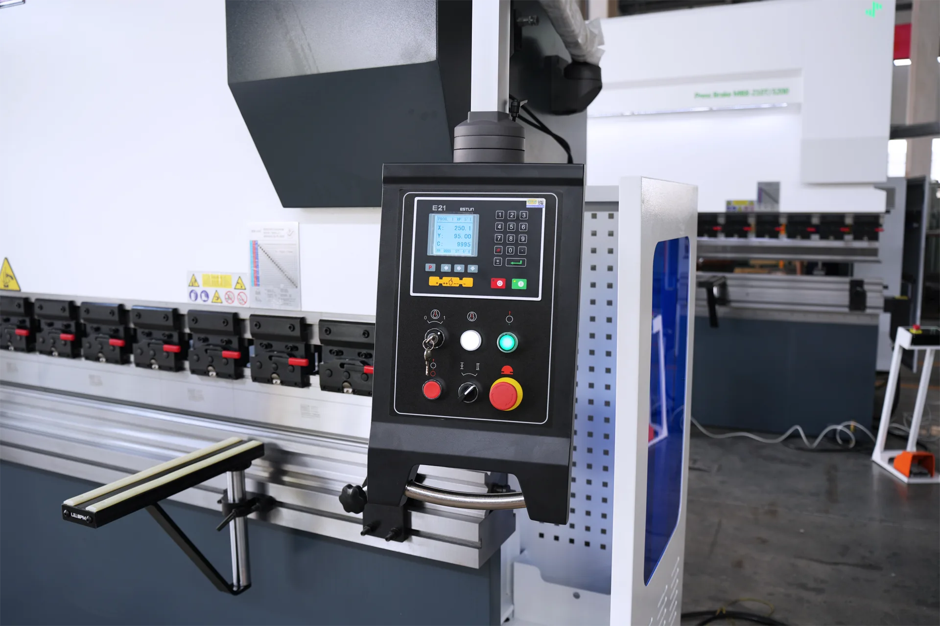 WC67K-125T2500 Hydraulic Press Brake with E21 Control - Pictures 10 ESTUN E21 Control