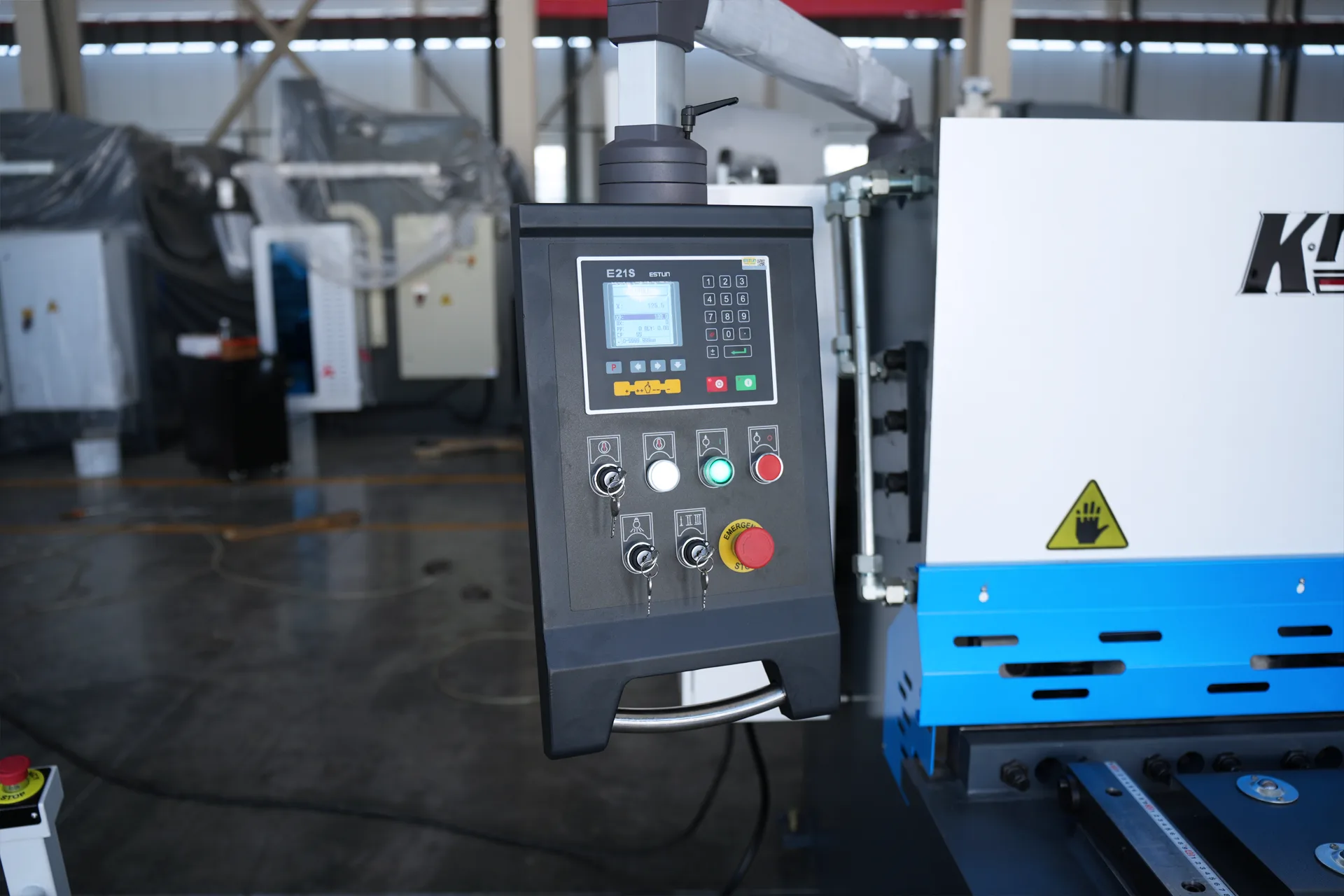 QC12K-6X2500 Swing Beam Shearing Machine - Pictures 10 ESTUN E21S Control