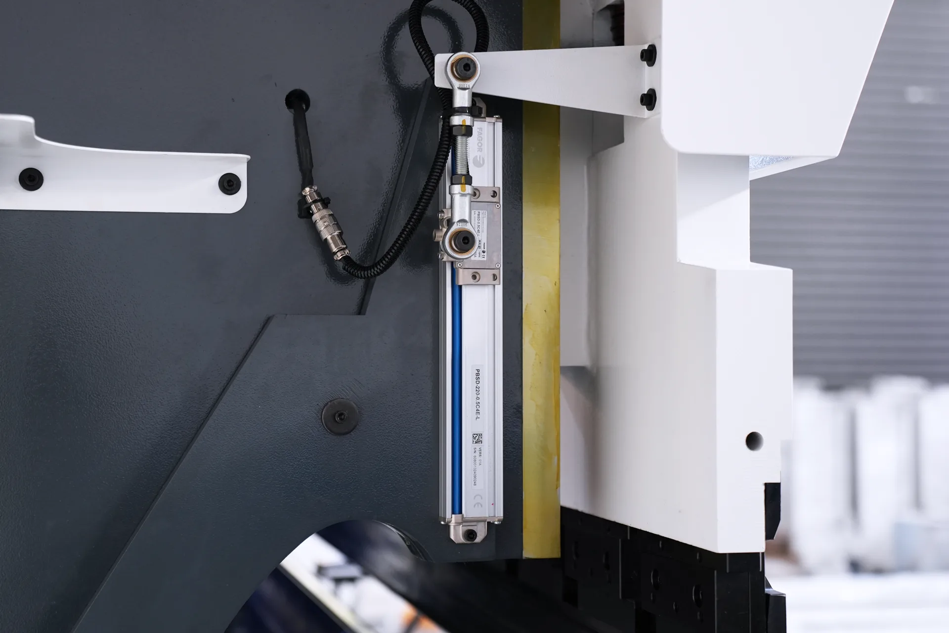 Bending Machine Manufacturer Direct Purchase, MB8-110T3200 DA53Tx 4+1 axis Bending Machine for Sale - Pictures 12 Bending Machine Manufacturer Direct Purchase, MB8-110T3200 DA53Tx 4+1 axis Bending Machine for Sale - fagor grating ruler 1