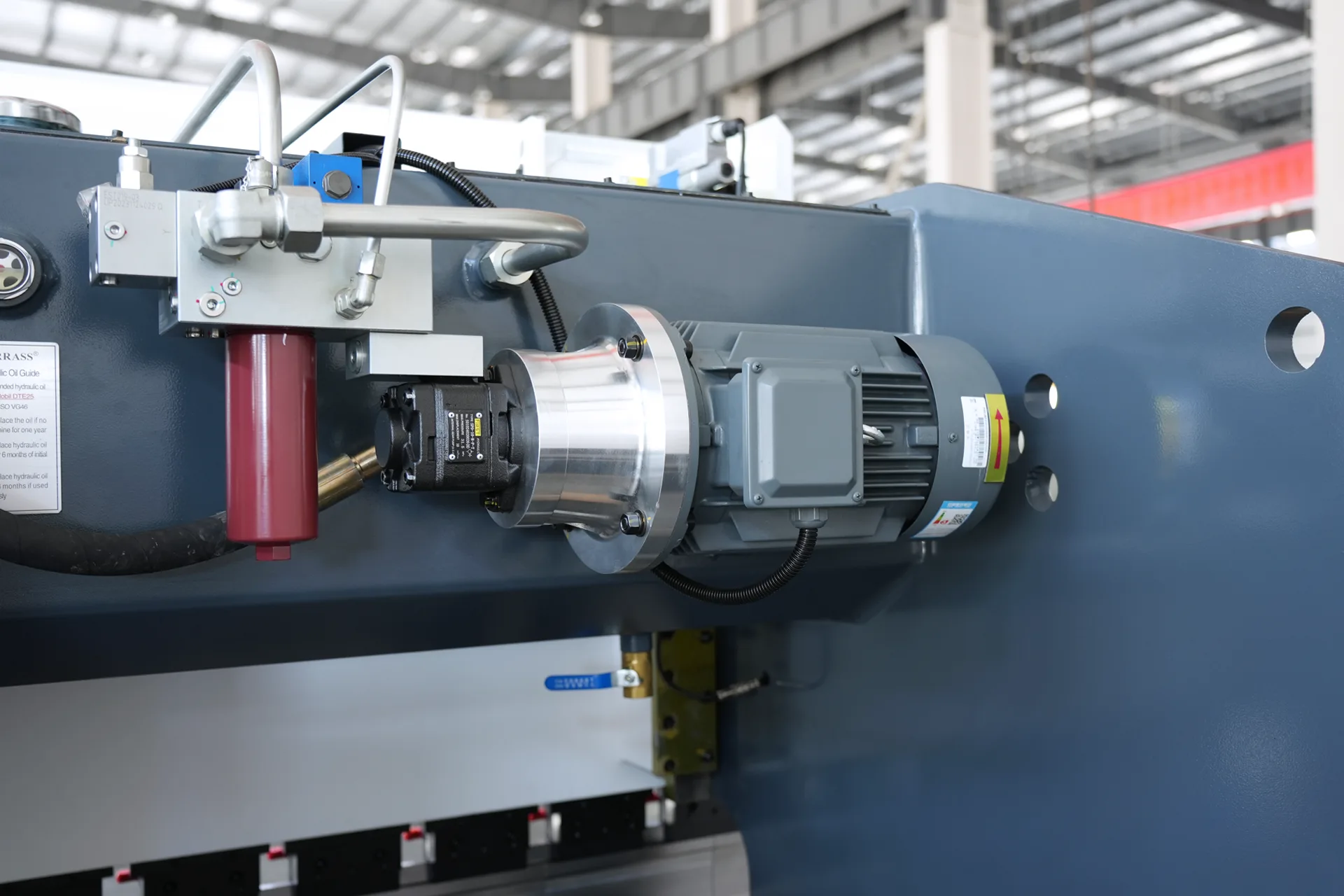 Press Brake Machine MB8-50T1600 4+1 Axis With DELEM DA53T controller - Pictures 14 Press Brake Machine MB8-50T1600 4+1 Axis With DELEM DA53T controller - german siemens main motor 1