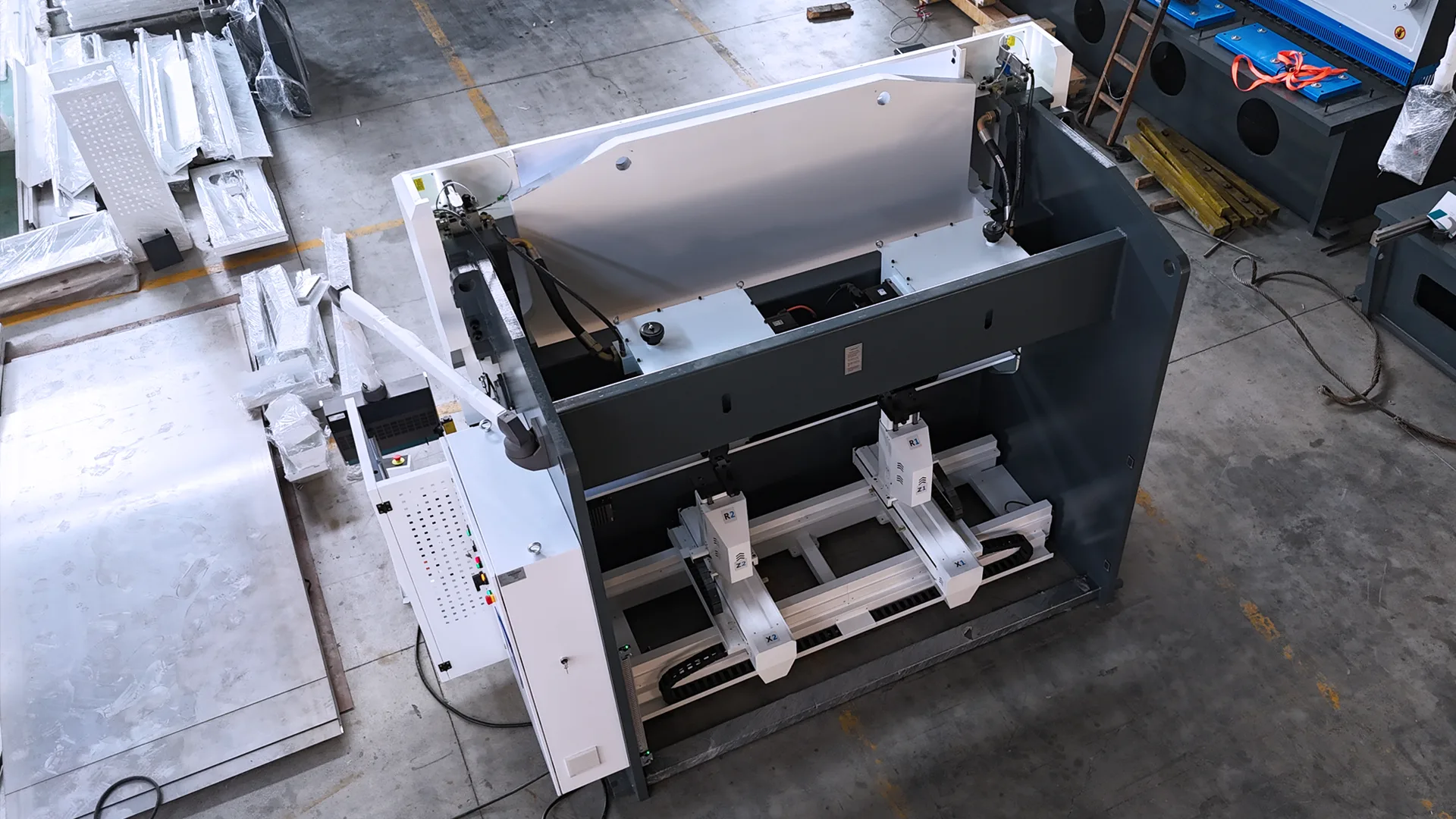 Which Is Better: Hydraulic or Electric Press Brake? - Pictures 5 Hybrid Press Brake PBE-135T3200