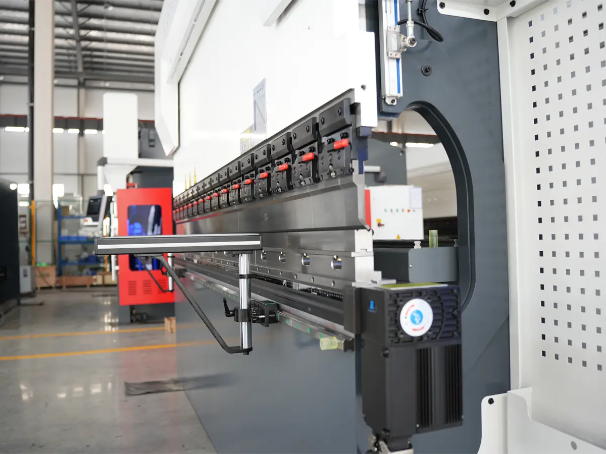 Hydraulic press brake
