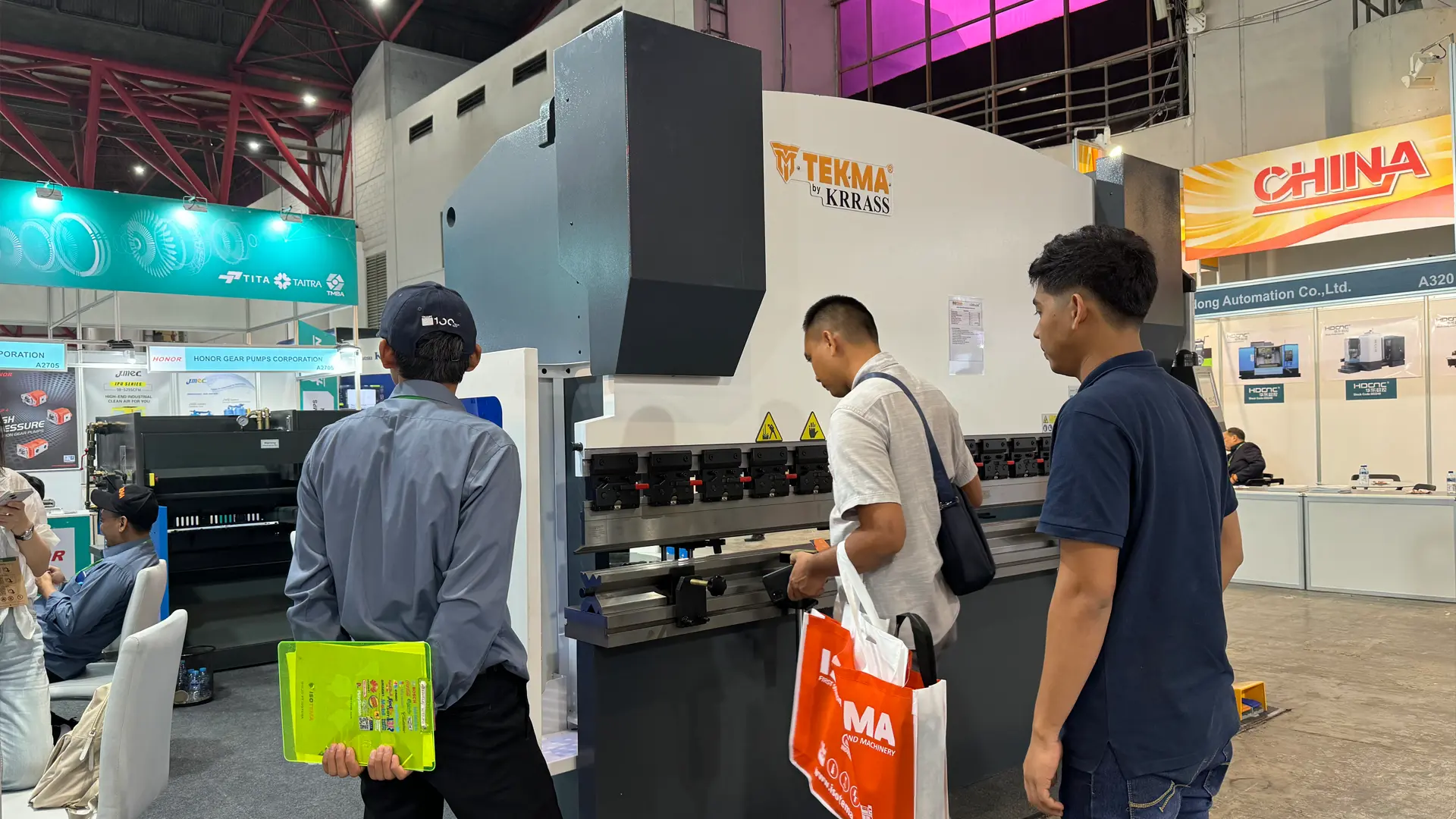 Press Brake Achieve Great Success at Indonesia Machine Tool Show - indonesia machine tool 03
