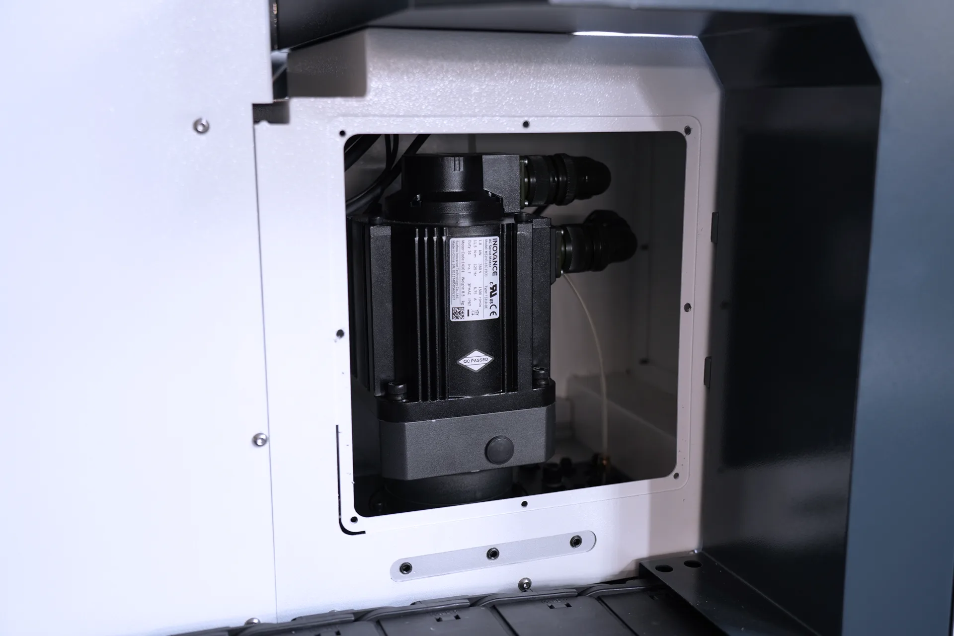 6kw laser cutter machine Price,6kw laser cutter,6kw fiber laser price - Pictures 14 INOVANCE High Speed Servo Motor for Y-axis