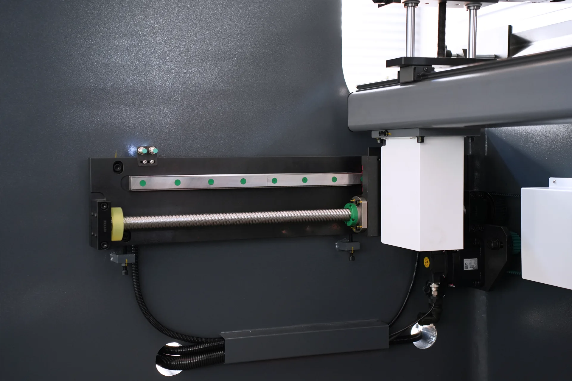 CNC Press Brake Machine MB8-320T3200 3+1 Axis With DELEM DA53T controller - Pictures 18 X-axis Guide Rail and Lead Screw