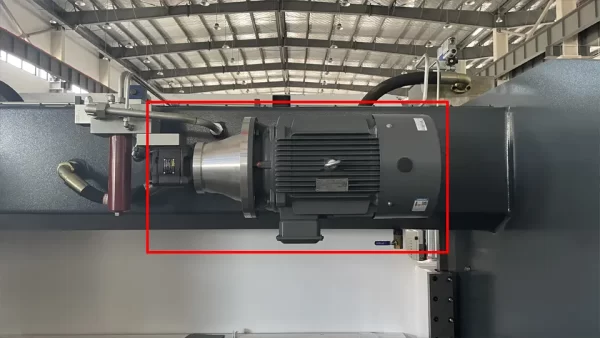DELEM DA53T china press brake installation - I - Pictures 12 Main motor of KRRASS press brake