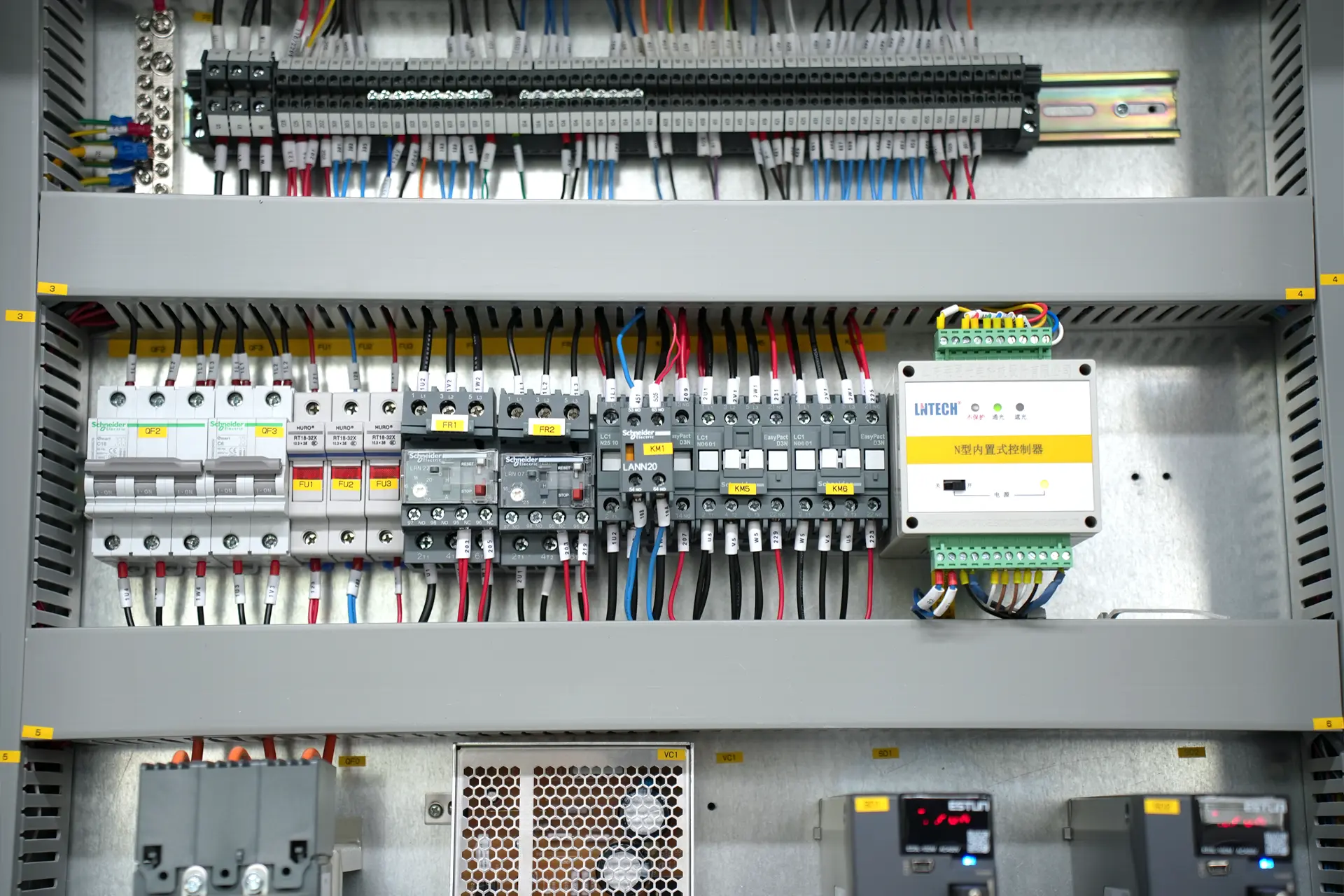 MB8 175T3200 6+1 Axis with DA-53T Schneider Electric​