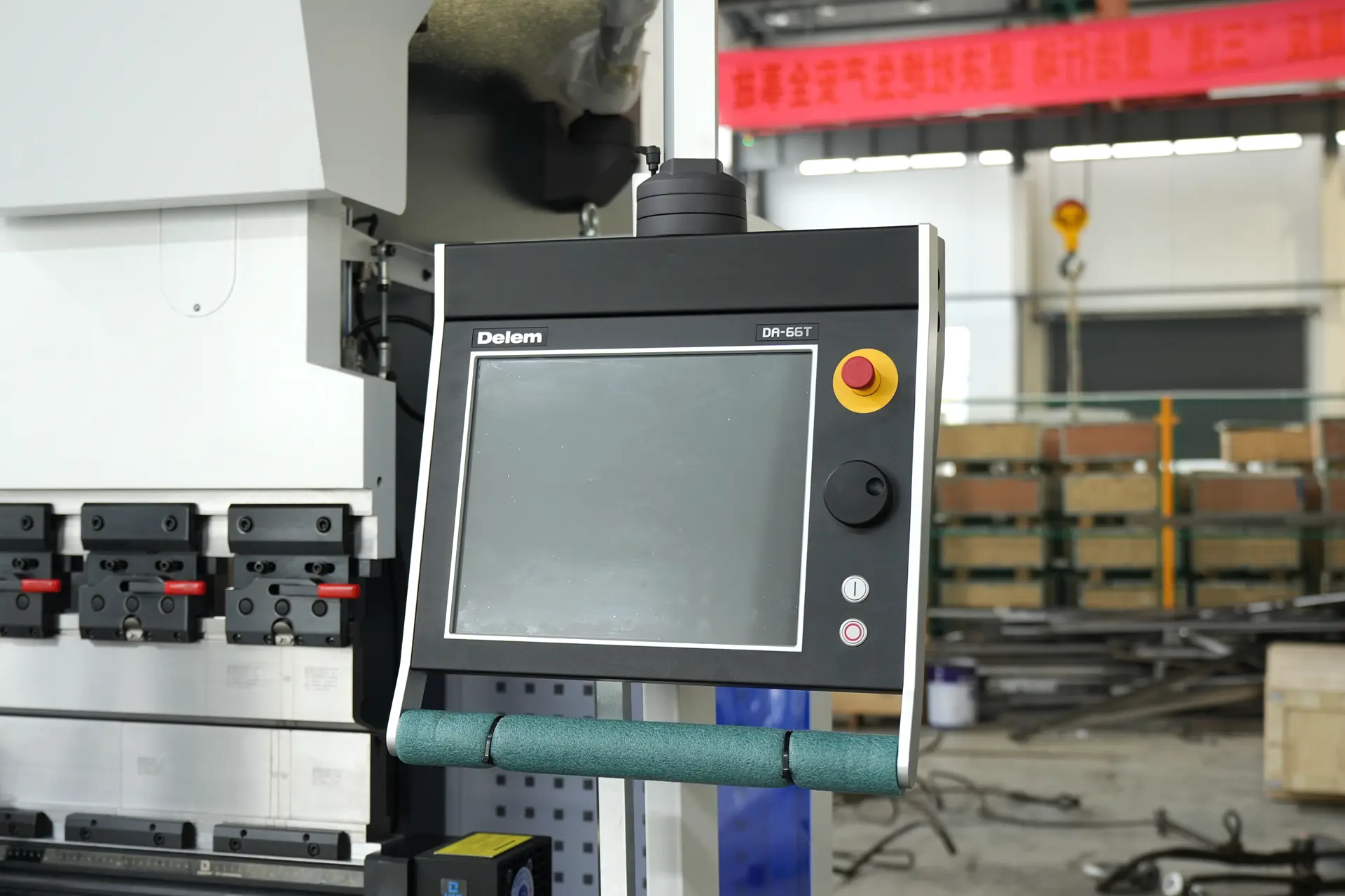 10ft Sheet Metal Press Brake Machine for Sale, 5-Axis Back Gauge Press Brake - Pictures 10 DELEM DA-66T Control