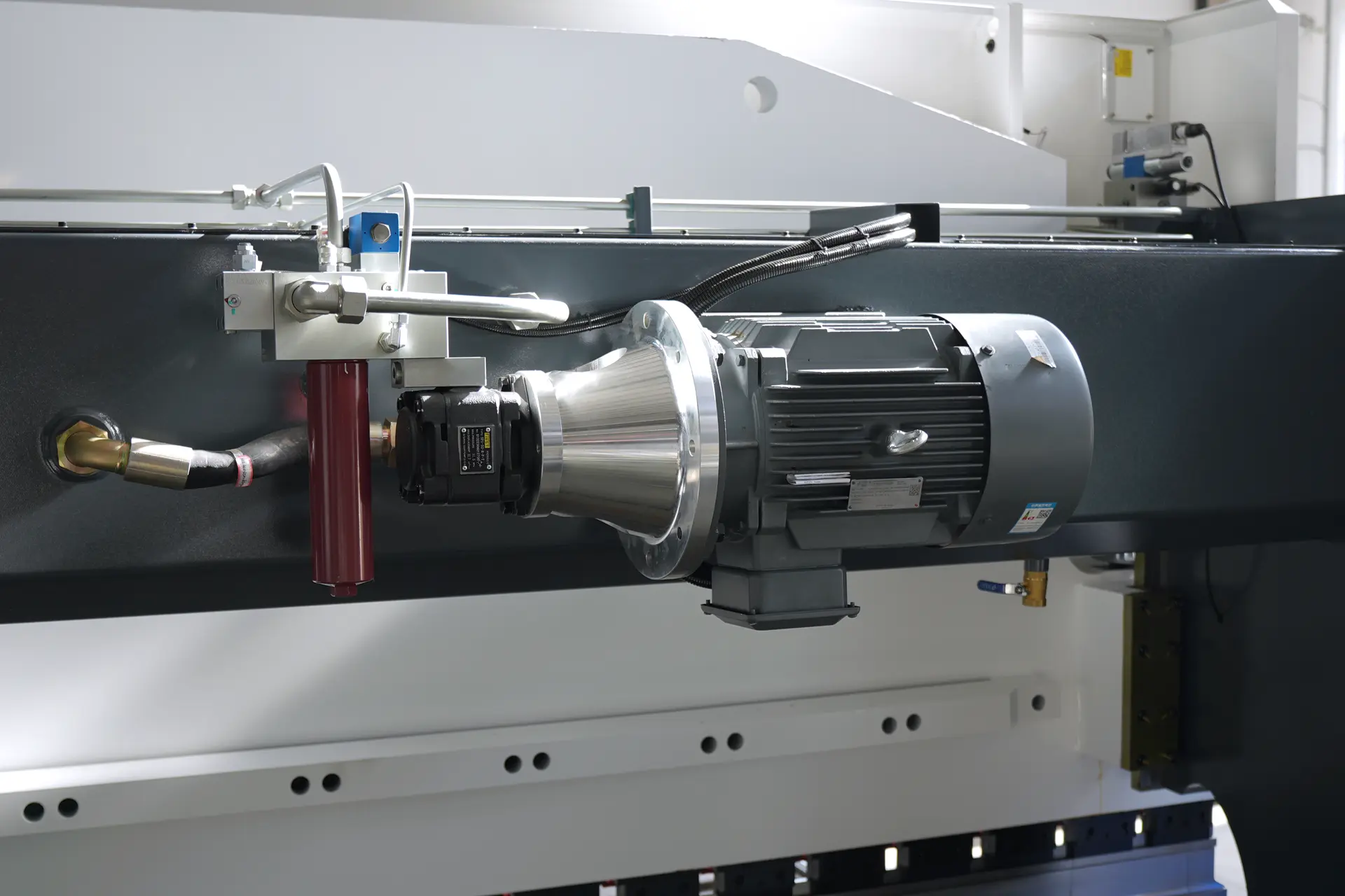 210Ton Press Brake Machine for Sale, 4 Meter Hydraulic Metal Brake - Pictures 14 MB8-210T4000-DA53T German Siemens main motor