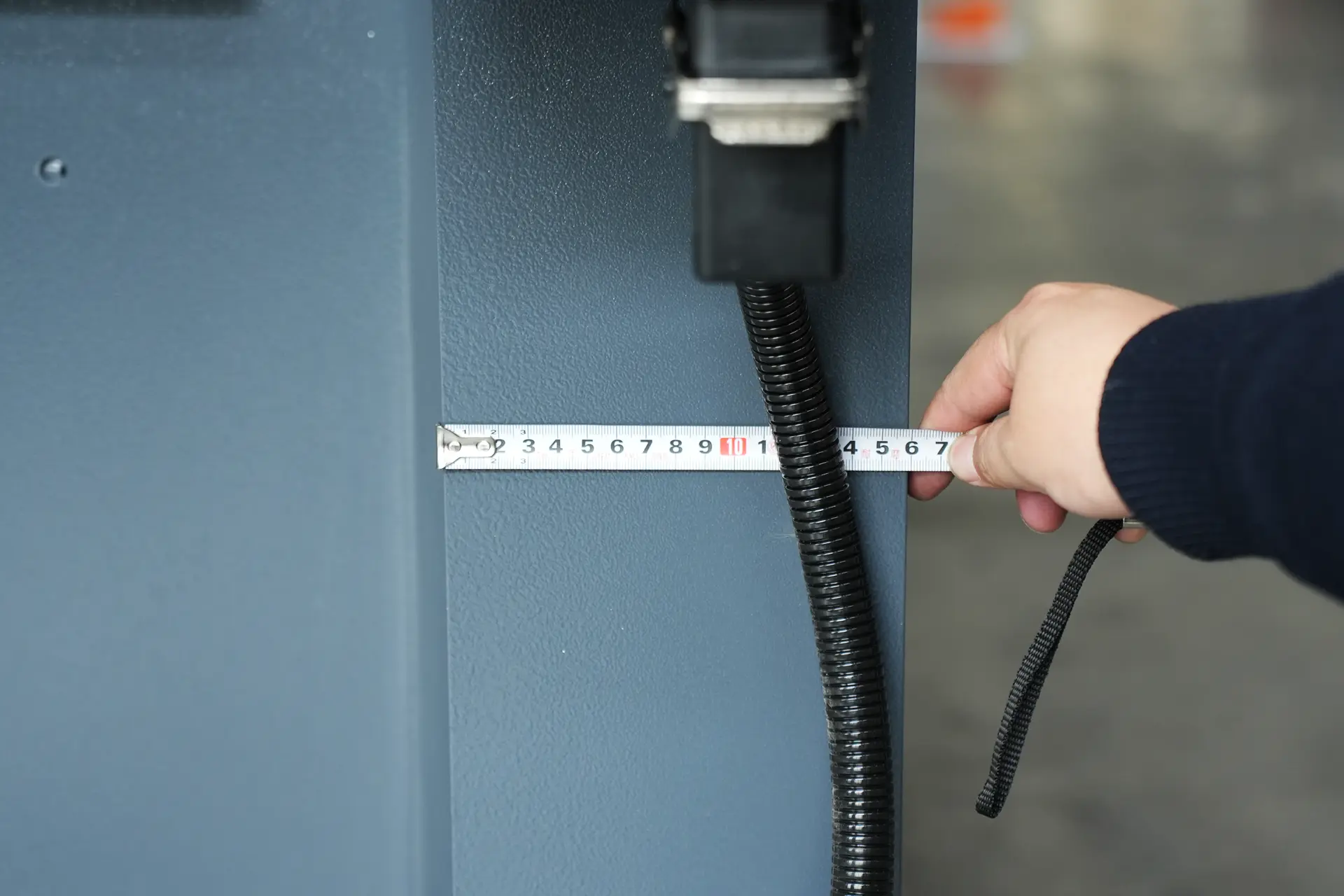Thickness of workbench(160mm)