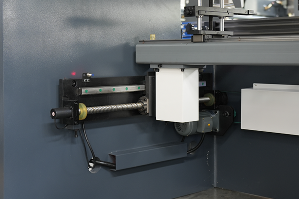 WC67K-300T3200 Sheet Metal Press Brake Machine with E21 Control and Manual Crowning - Pictures 17 WC67K-300T3200 Sheet Metal Press Brake Machine with E21 Control and Manual Crowning - nc press brake wc67k 300t3200 e21 x axis ball screw linear guide and 200w reduction motor