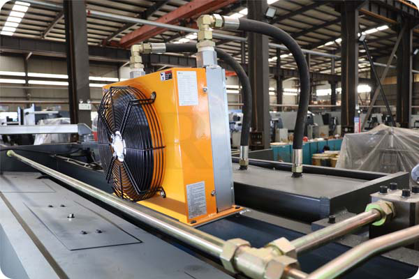 Swing Beam Hydraulic Shearing Machine - Pictures 9 Swing Beam Hydraulic Shearing Machine - oil cooler