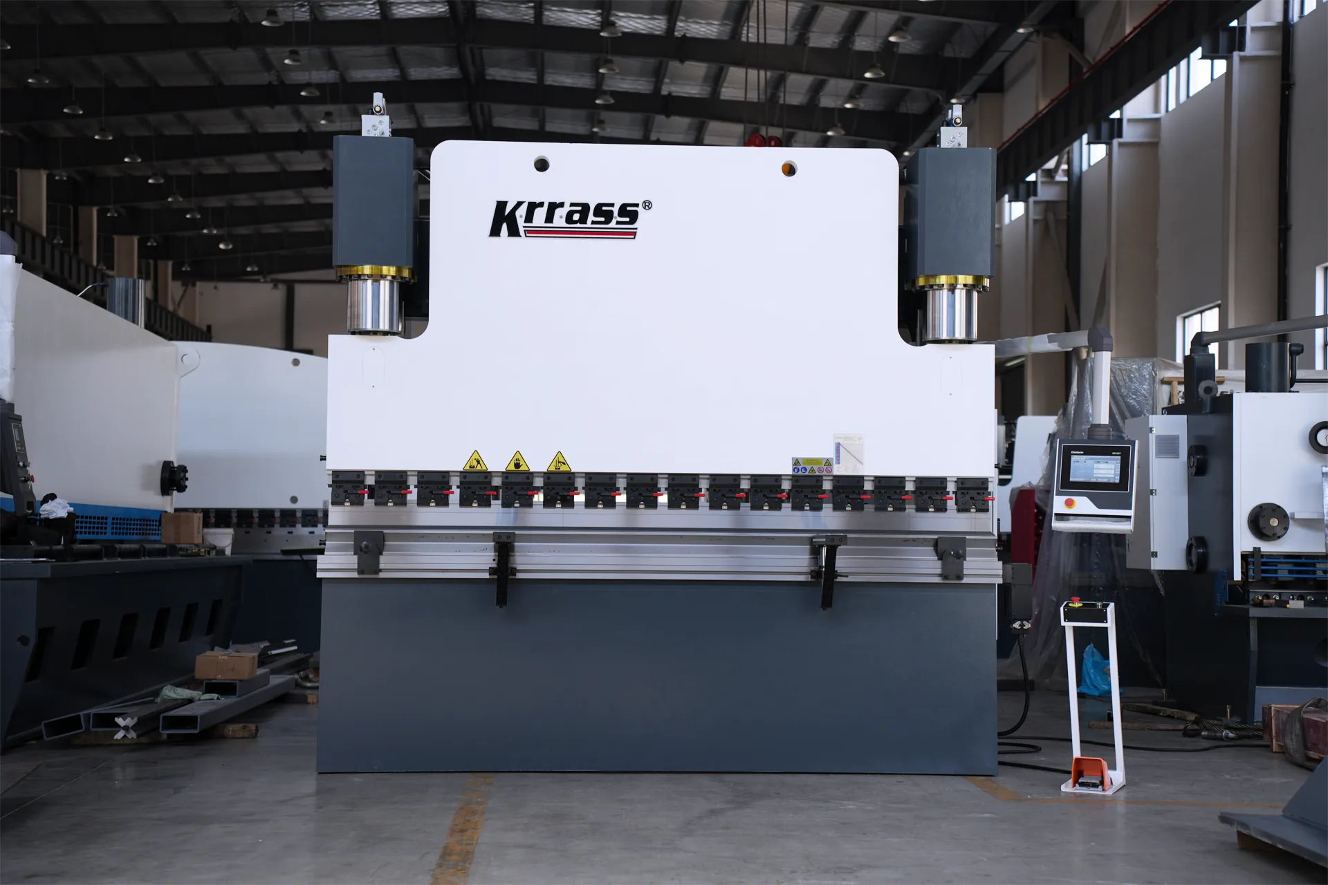 CNC Press Brake Machine MB8-320T3200 3+1 Axis With DELEM DA53T controller - Pictures 9 320Ton CNC Press Brake Machine