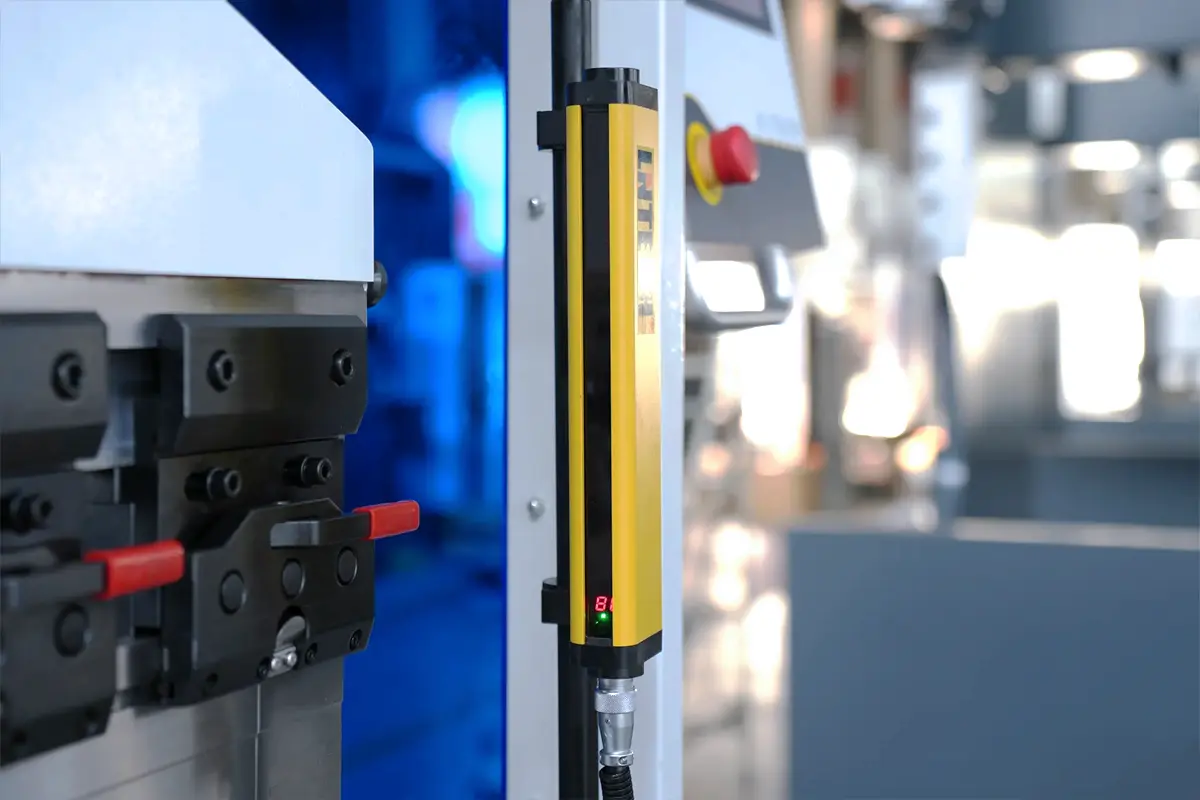 Sheet Metal Bending Machine with DA-41T Controller - Pictures 10 Protection System (Optional)