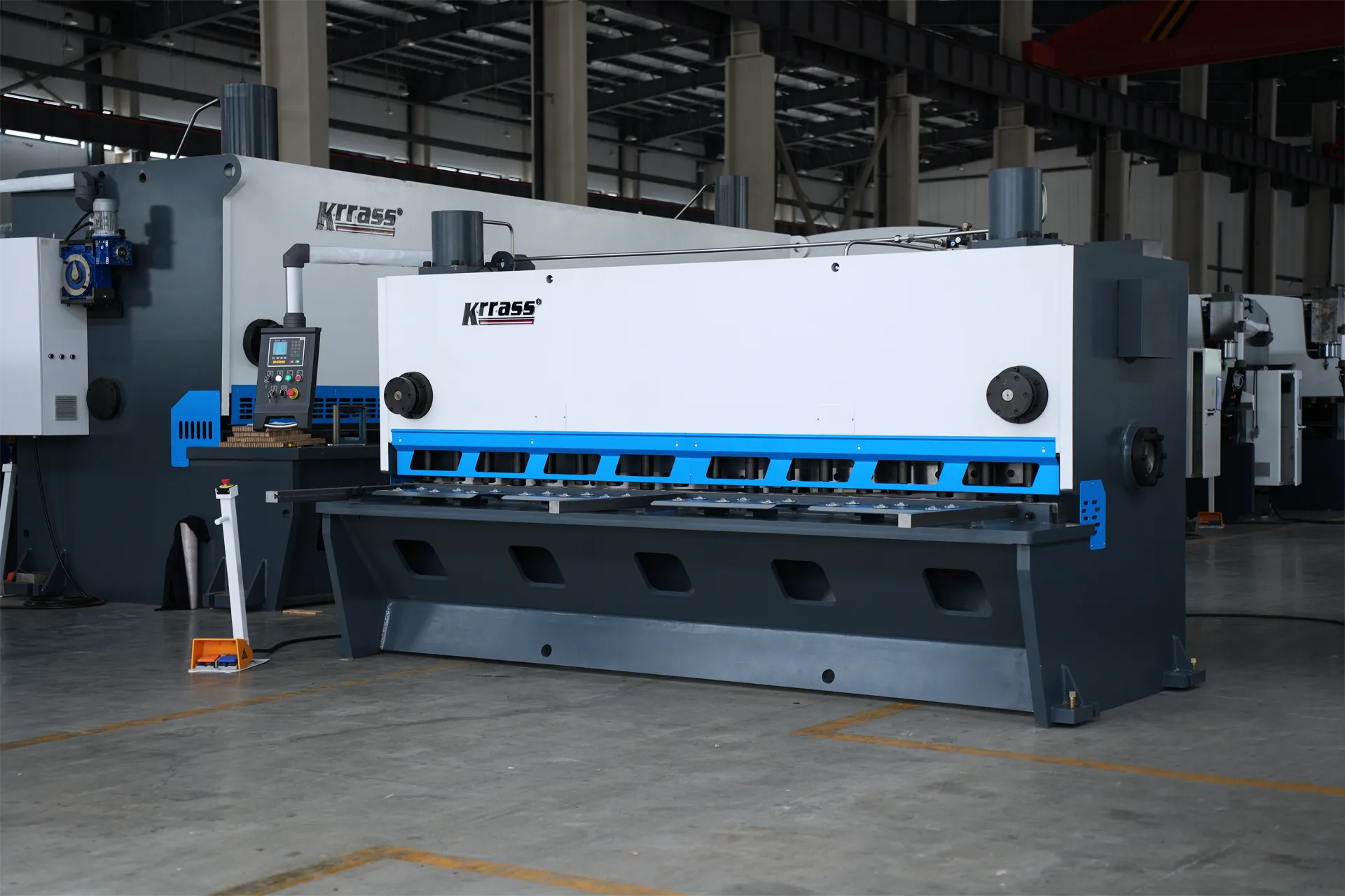 QC11K-12X3200 Hydraulic Guillotine Shearing Machine - Pictures 9 QC11K-12X3200 Hydraulic Guillotine Shearing Machine