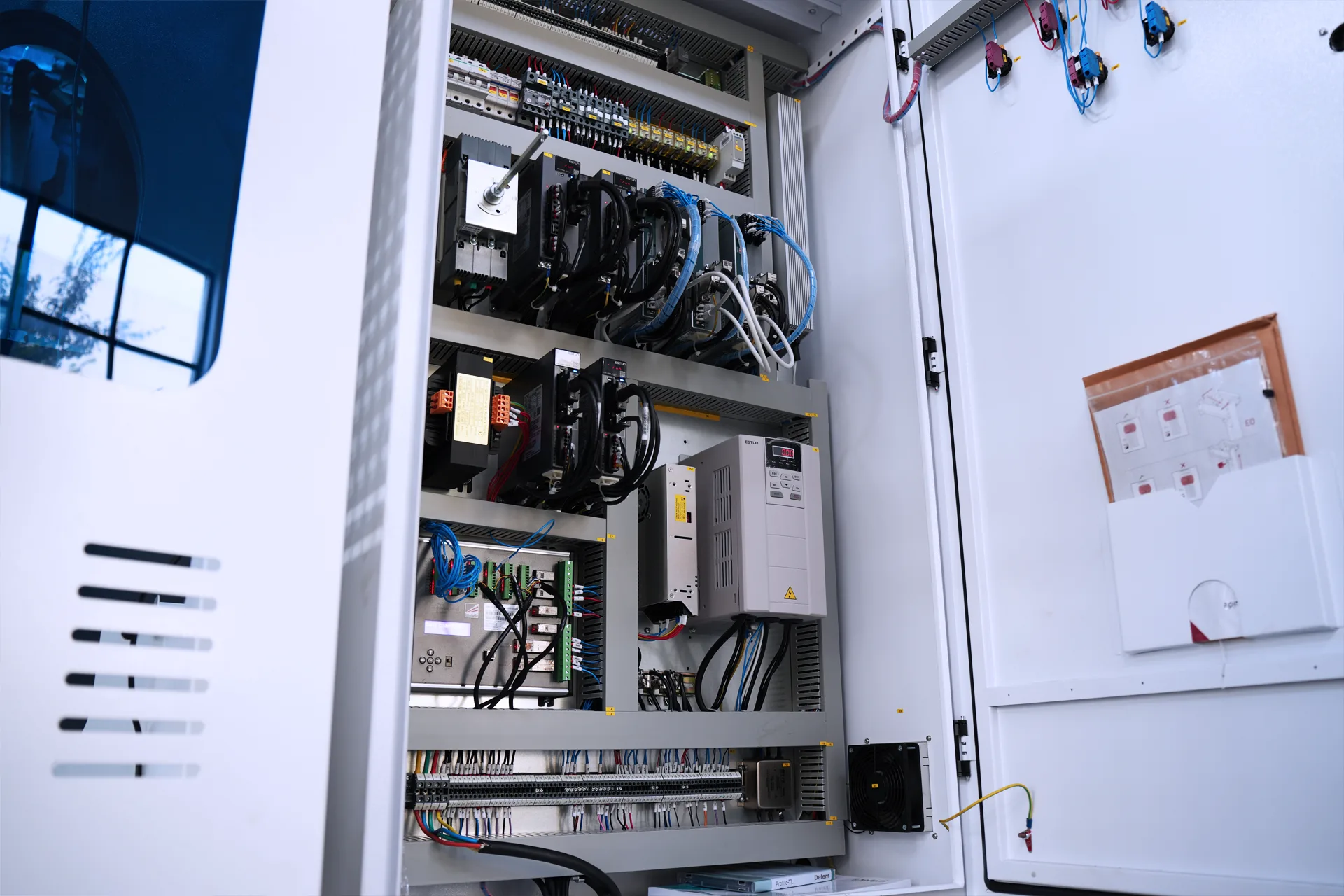 DELEM DA66T Press Brake Machine Price, PBS-110T2500 DA66T 6+1 Axis - Pictures 13 DELEM DA66T Press Brake Machine Price, PBS-110T2500 DA66T 6+1 Axis - schneider electric 1