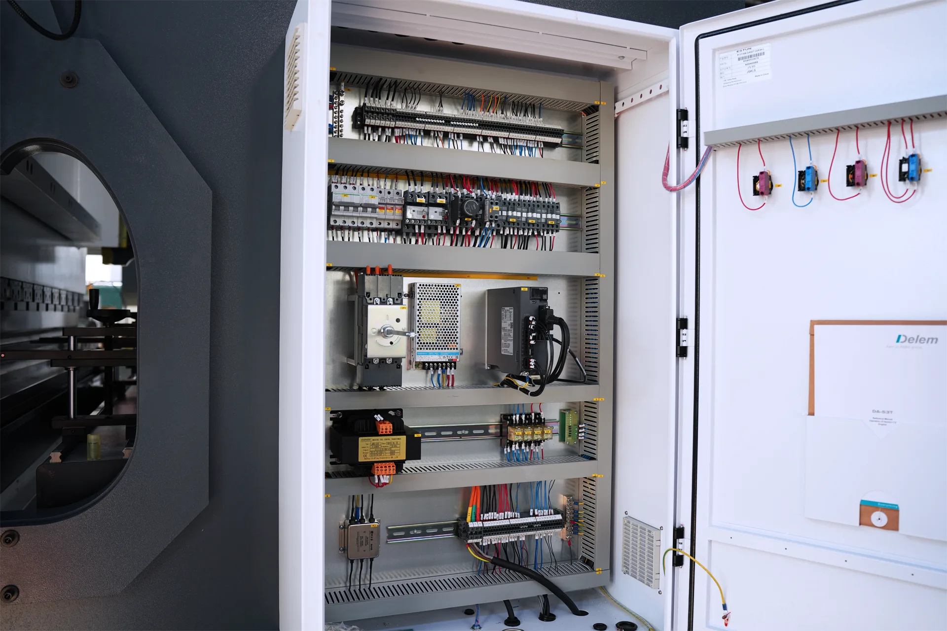 CNC Press Brake Machine MB8-320T3200 3+1 Axis With DELEM DA53T controller - Pictures 13 Schneider Electric
