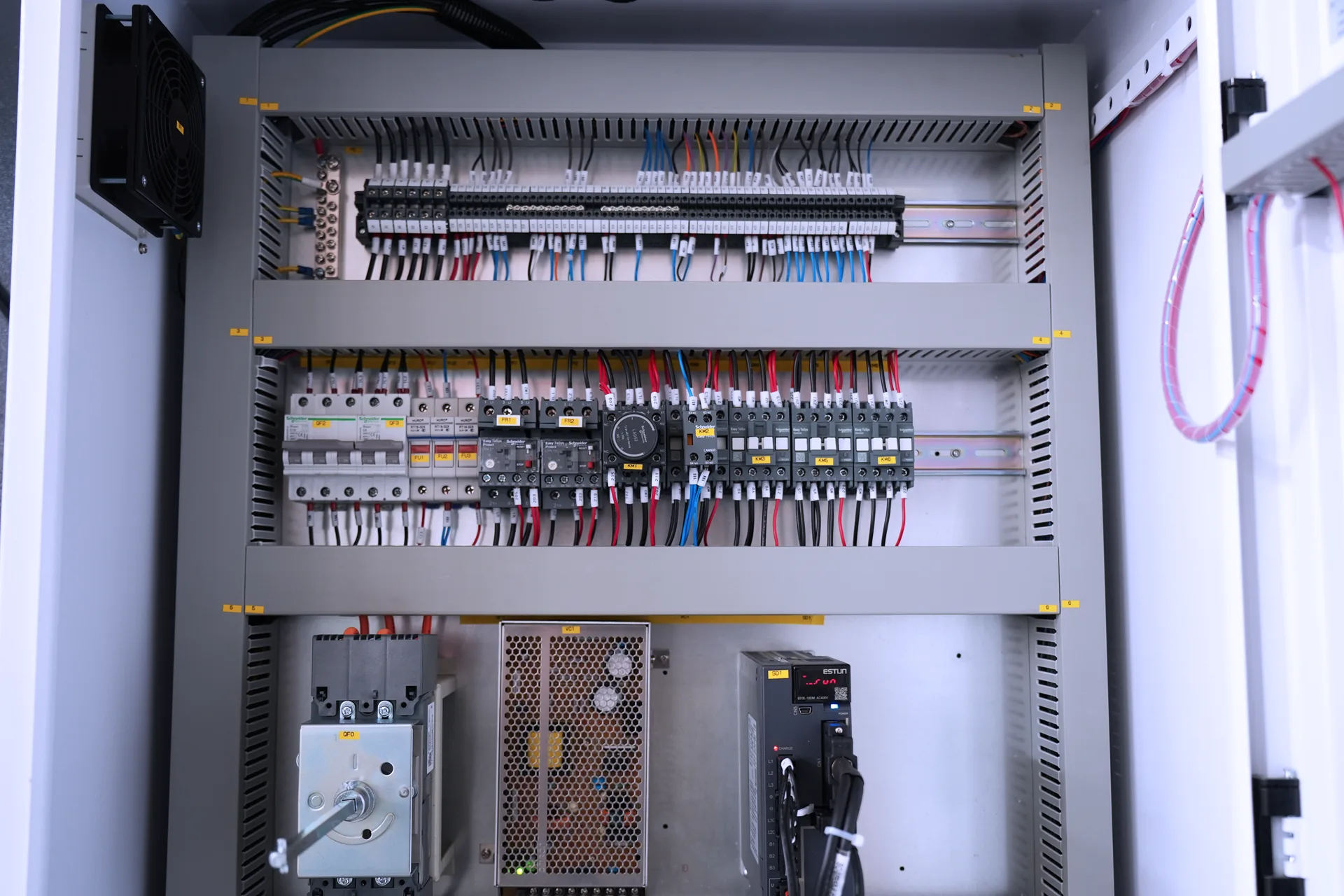 Press Brake Bending Machine MB8-210T6000 3+1 Axis With DELEM DA53T controller - Pictures 13 Schneider Electric