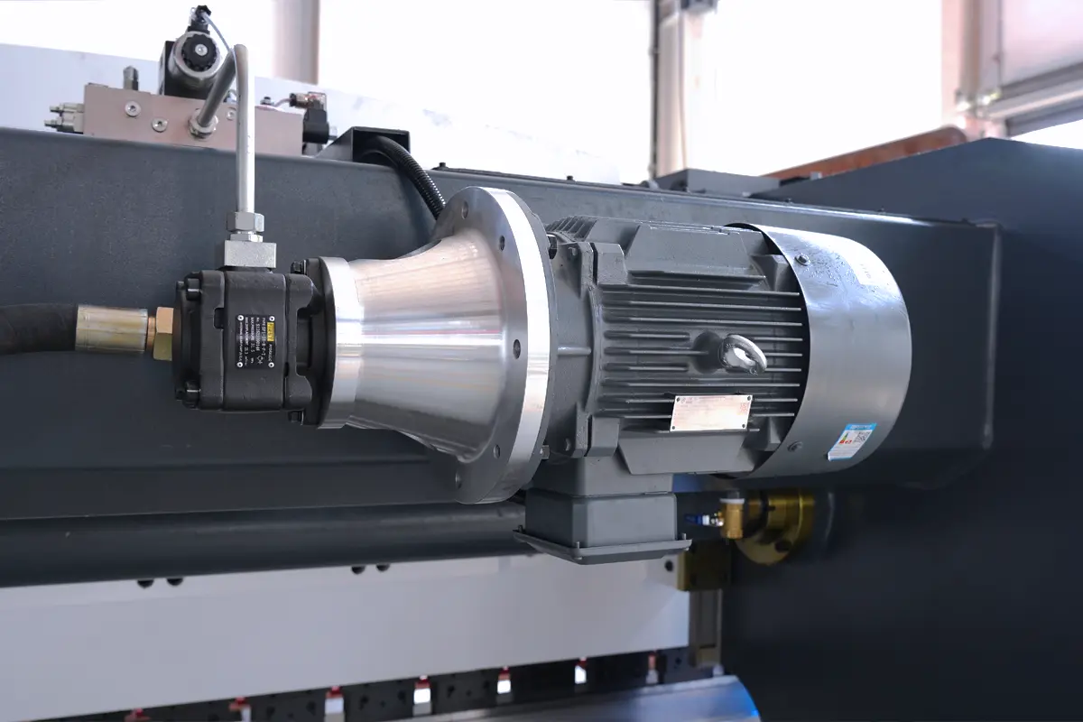 NC Press Brake with E310P Controller - Pictures 7 Siemens Main Motor