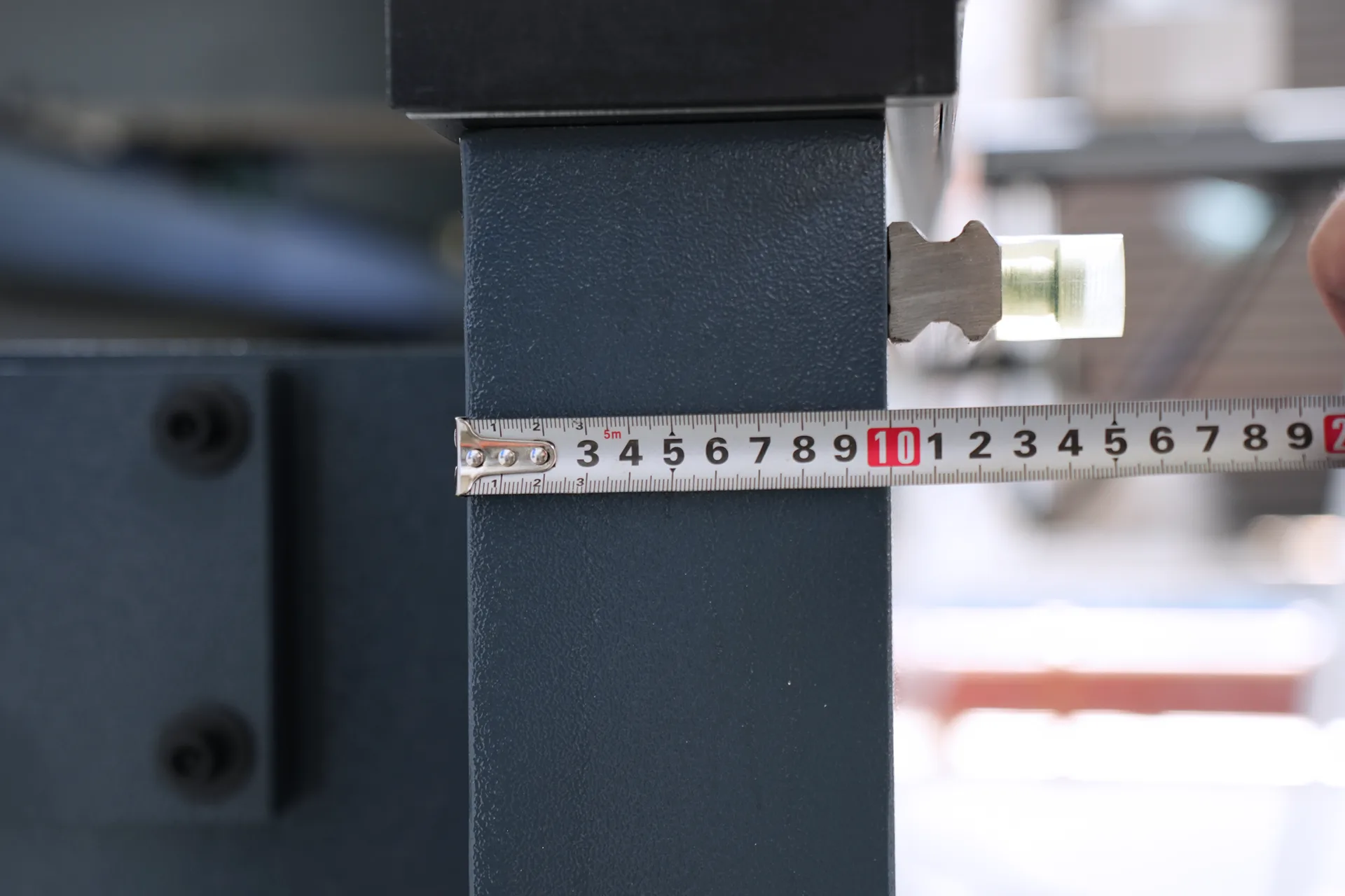 DELEM DA66T Metal Bending Machine, PBS-175T3200 DA66T 6+1 Axis - Pictures 26 DELEM DA66T Metal Bending Machine, PBS-175T3200 DA66T 6+1 Axis - thickness of workbench 100mm