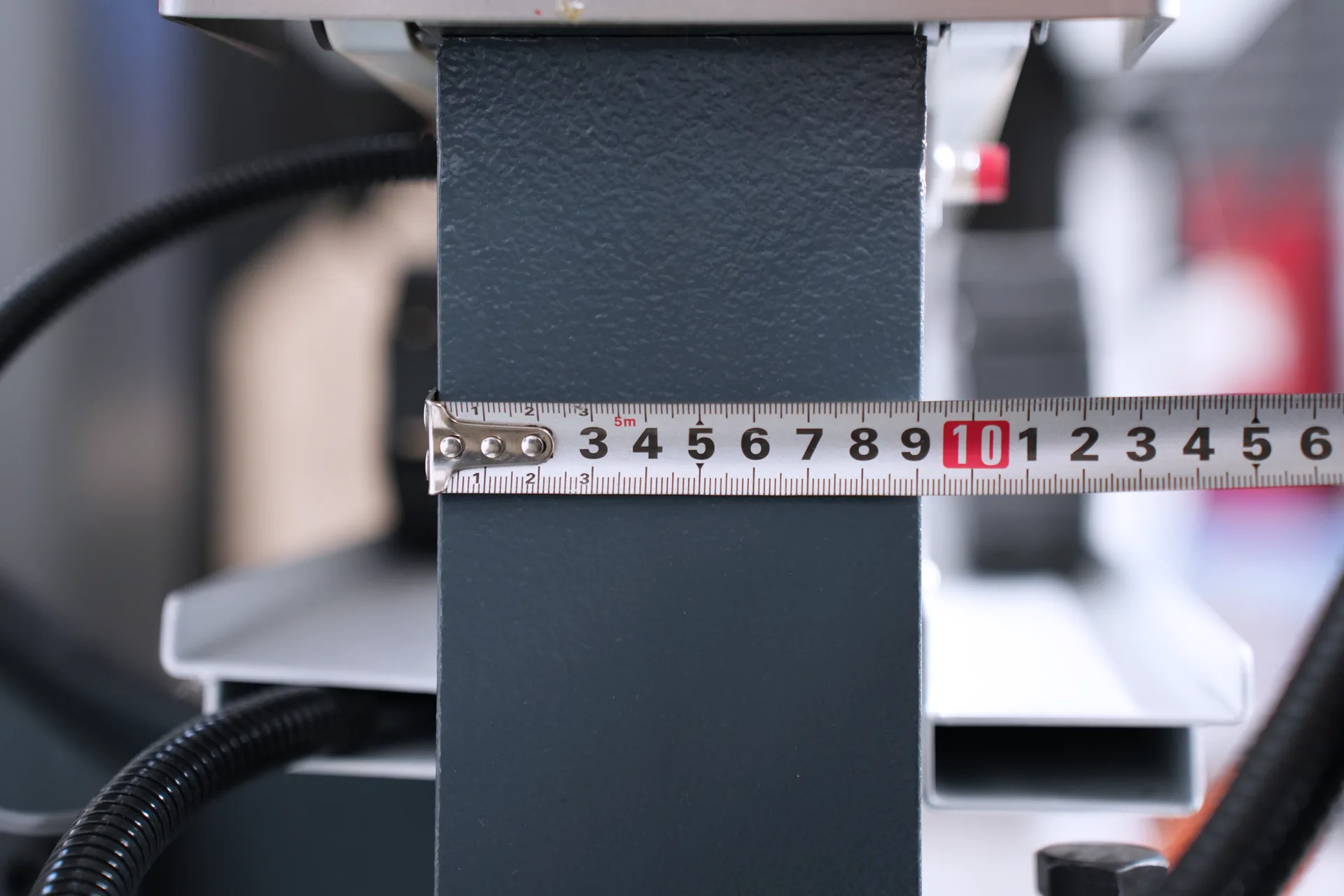 135Ton Hybrid Press Brake for Sale, PBE-135T3200 DA69T 8+1 Hybrid Press Brake Machine - Pictures 22 135Ton Hybrid Press Brake for Sale, PBE-135T3200 DA69T 8+1 Hybrid Press Brake Machine - thickness of workbench 90mm