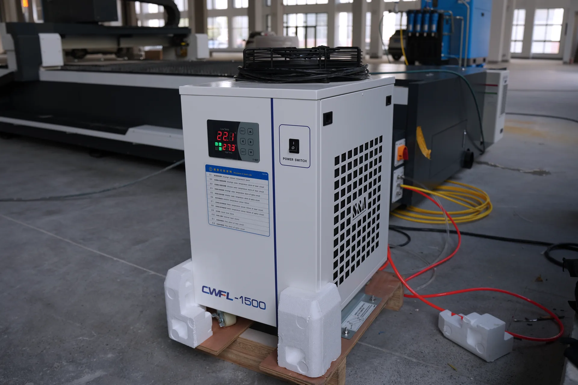 1.5KW Fiber Laser Cutting Machine, 1500W Sheet Metal Laser Cutting Machine Price - Pictures 17 Water Cooler