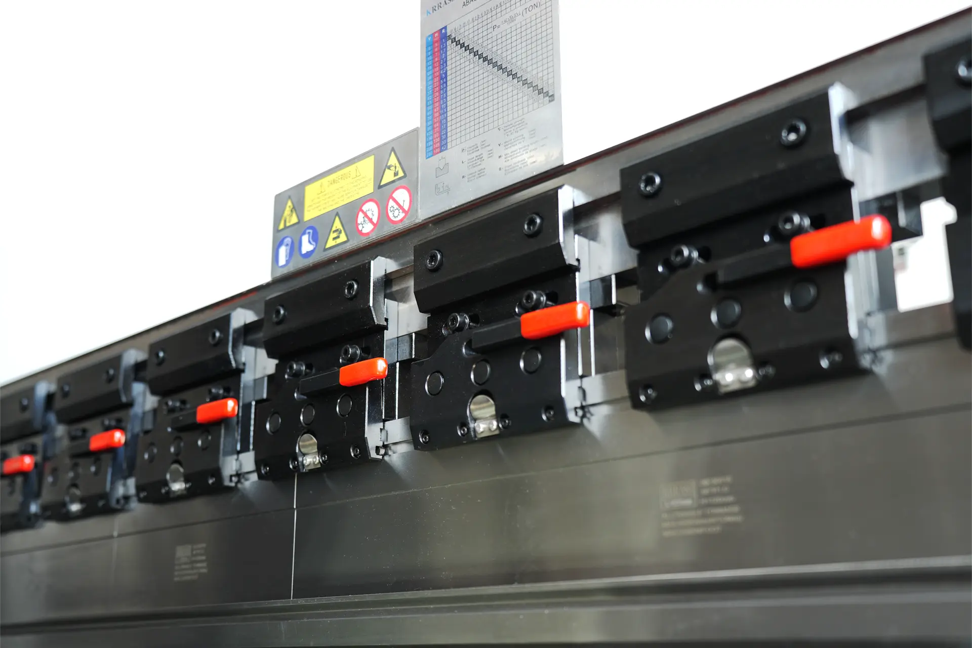 WC67K-100T3200 Press Brake Machine with Estun E310P Control and Manual Crowning - Pictures 14 Quick Clamping