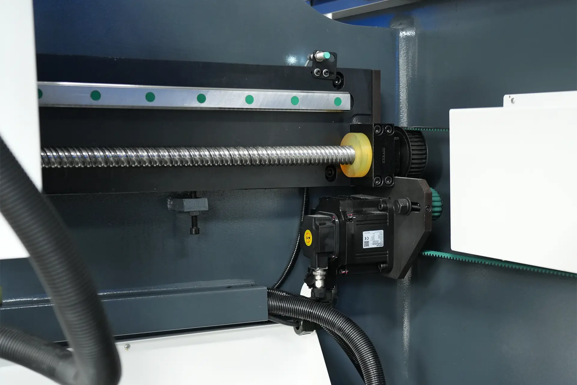 WC67K-100T3200 Press Brake Machine with Estun E310P Control and Manual Crowning - Pictures 18 SHAC Linear Guides and Servo Motor
