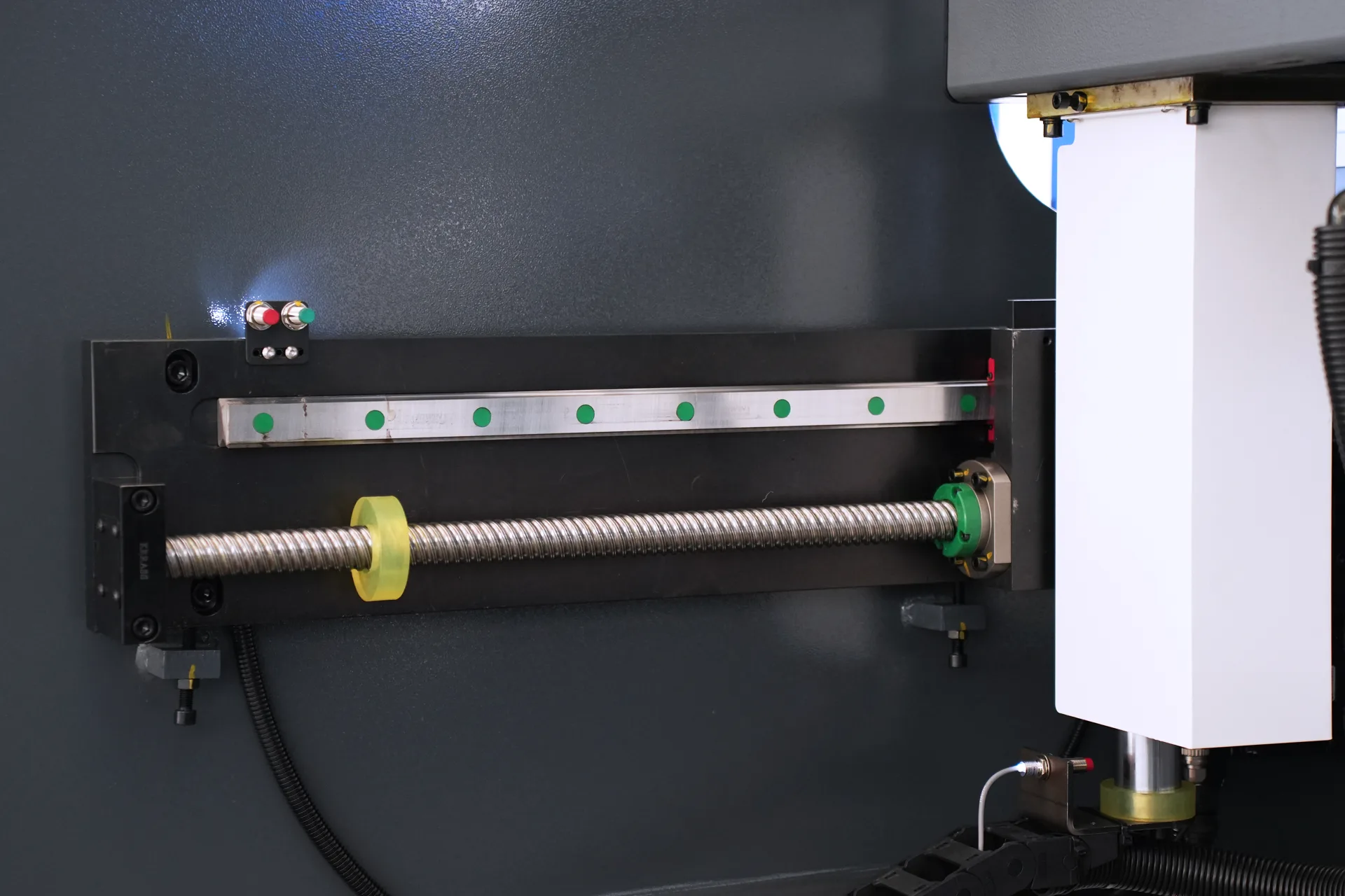 CNC Bending Machine, 110Ton Sheet Metal Bending Machine, Best Bending Machine Brand - Pictures 18 CNC Bending Machine, 110Ton Sheet Metal Bending Machine, Best Bending Machine Brand - x axis ball screw linear guide 1