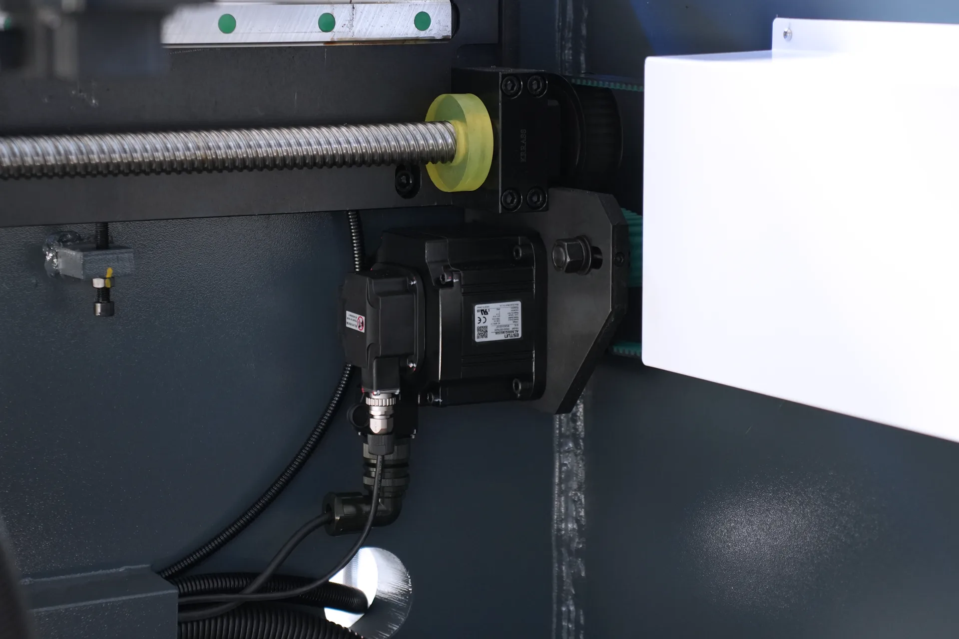 DELEM DA66T Metal Bending Machine, PBS-175T3200 DA66T 6+1 Axis - Pictures 20 DELEM DA66T Metal Bending Machine, PBS-175T3200 DA66T 6+1 Axis - x axis servo motor 1